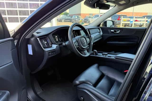 Volvo XC60 (2020) thumbnail 6