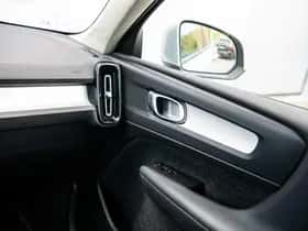 Volvo XC40 thumbnail 18