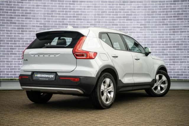 Volvo XC40 (2019) thumbnail 3