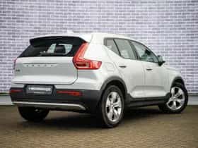 Volvo XC40 thumbnail 3