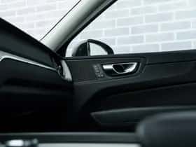 Volvo XC60 (2025) thumbnail 8