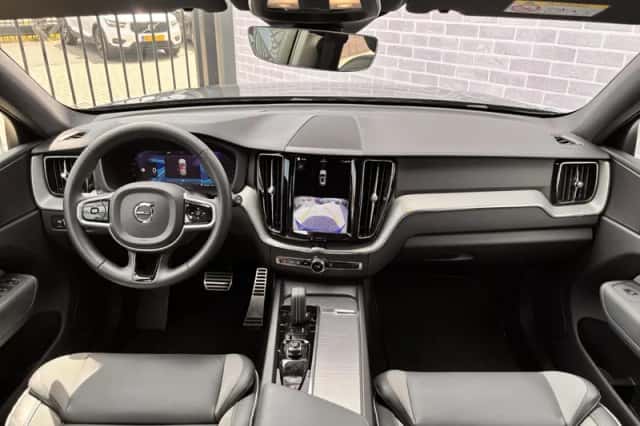 Volvo XC60 (2022) thumbnail 5