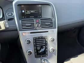 Volvo XC60 thumbnail 10