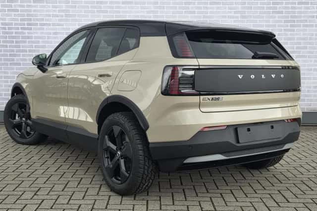 Volvo EX30 (2026) thumbnail 3