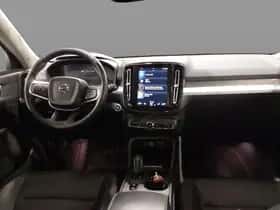 Volvo XC40 thumbnail 2