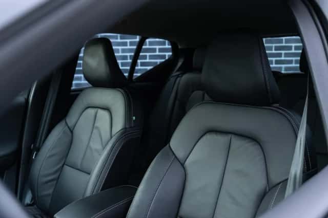 Volvo XC40 (2021) thumbnail 3