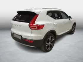 Volvo XC40 thumbnail 3