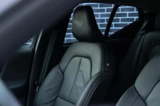 Volvo XC40 (2021) thumbnail 4