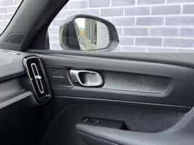 Volvo EX40 thumbnail 11