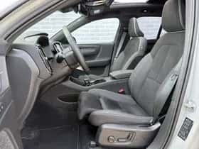Volvo EX40 thumbnail 4