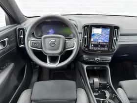 Volvo EX40 thumbnail 8