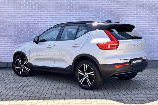 Volvo XC40 (2021) thumbnail 3