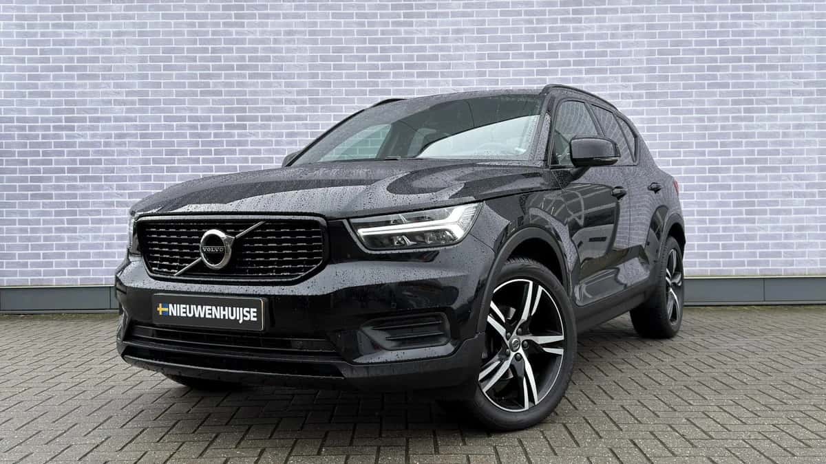 Volvo XC40 — foto 1