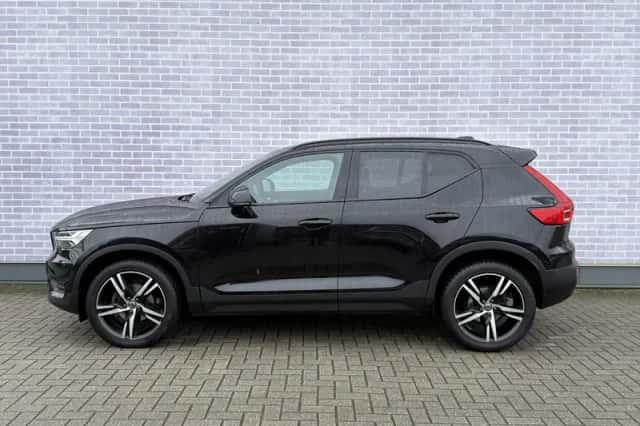 Volvo XC40 (2022) thumbnail 2