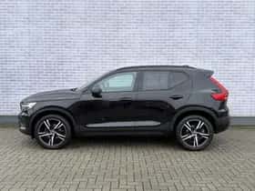 Volvo XC40 thumbnail 2