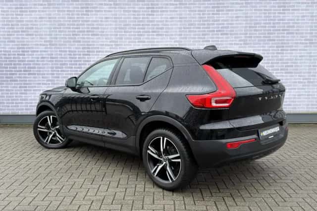 Volvo XC40 (2022) thumbnail 3
