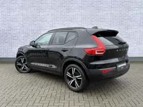 Volvo XC40 thumbnail 3