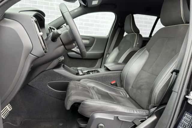 Volvo XC40 (2022) thumbnail 6