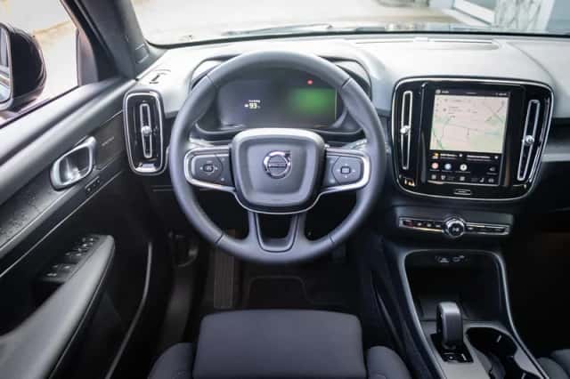 Volvo EX40 (2026) thumbnail 2