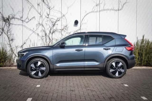 Volvo EX40 (2026) thumbnail 4