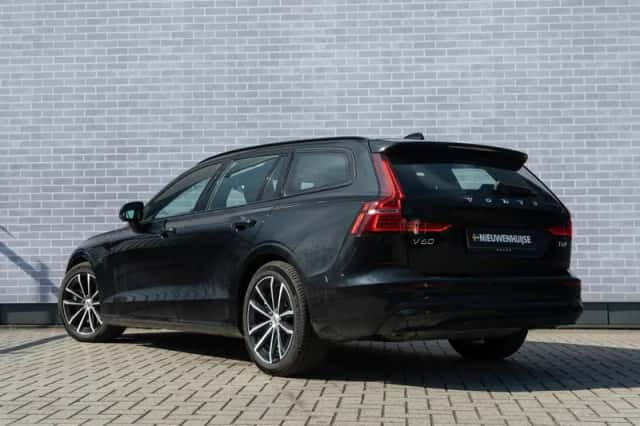Volvo V60 (2025) thumbnail 2