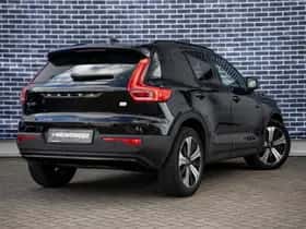 Volvo XC40 thumbnail 2