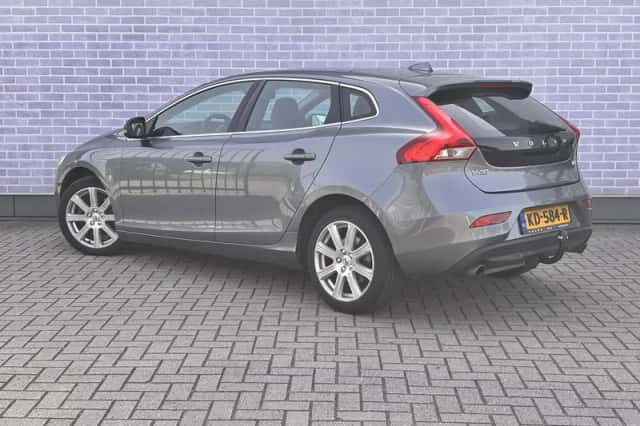 Volvo V40 (2016) thumbnail 2