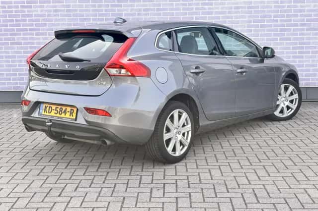 Volvo V40 (2016) thumbnail 5