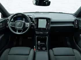 Volvo XC40 thumbnail 3