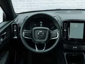 Volvo XC40 thumbnail 4