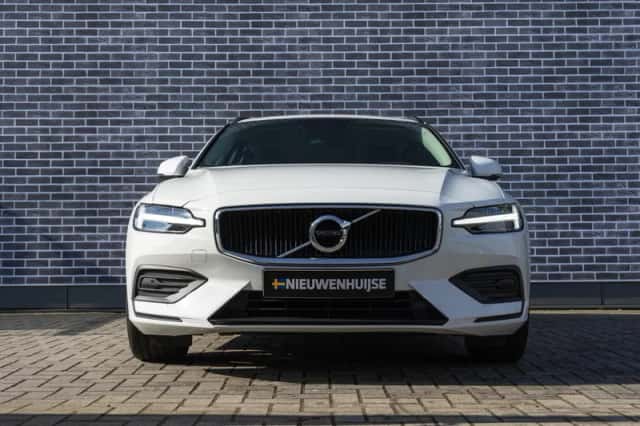 Volvo V60 (2020) thumbnail 3