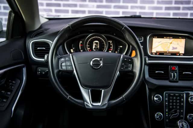 Volvo V40 (2019) thumbnail 3