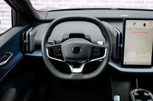 Volvo EX30 (2026) thumbnail 3