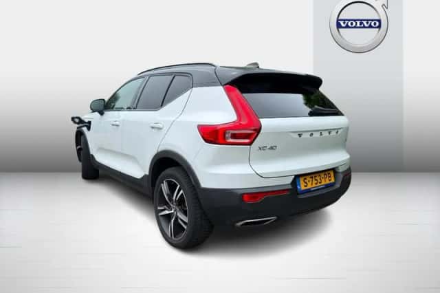 Volvo XC40 (2020) thumbnail 2