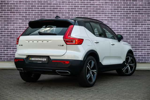 Volvo XC40 (2020) thumbnail 3