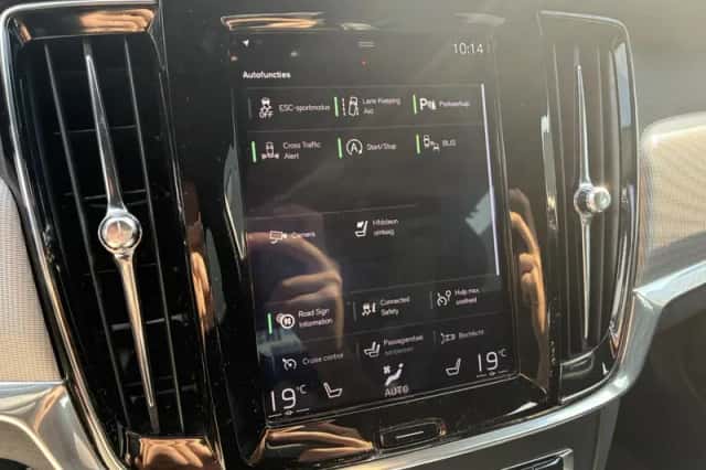 Volvo V90 (2018) thumbnail 5