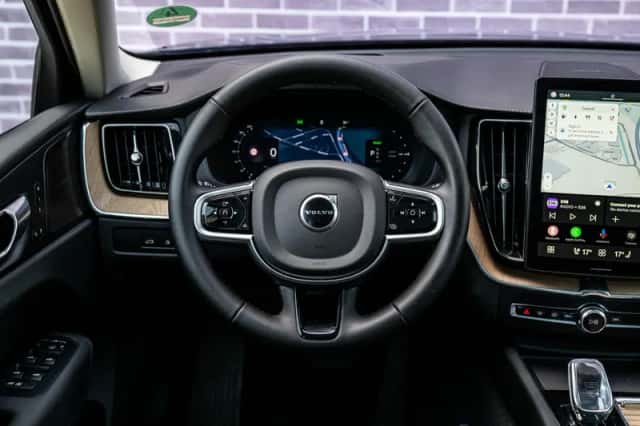 Volvo XC60 (2026) thumbnail 3
