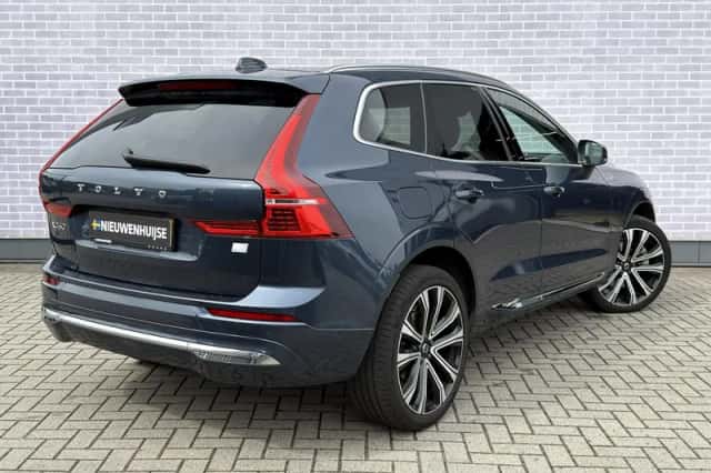 Volvo XC60 (2022) thumbnail 2