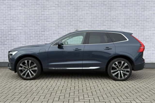 Volvo XC60 (2022) thumbnail 3