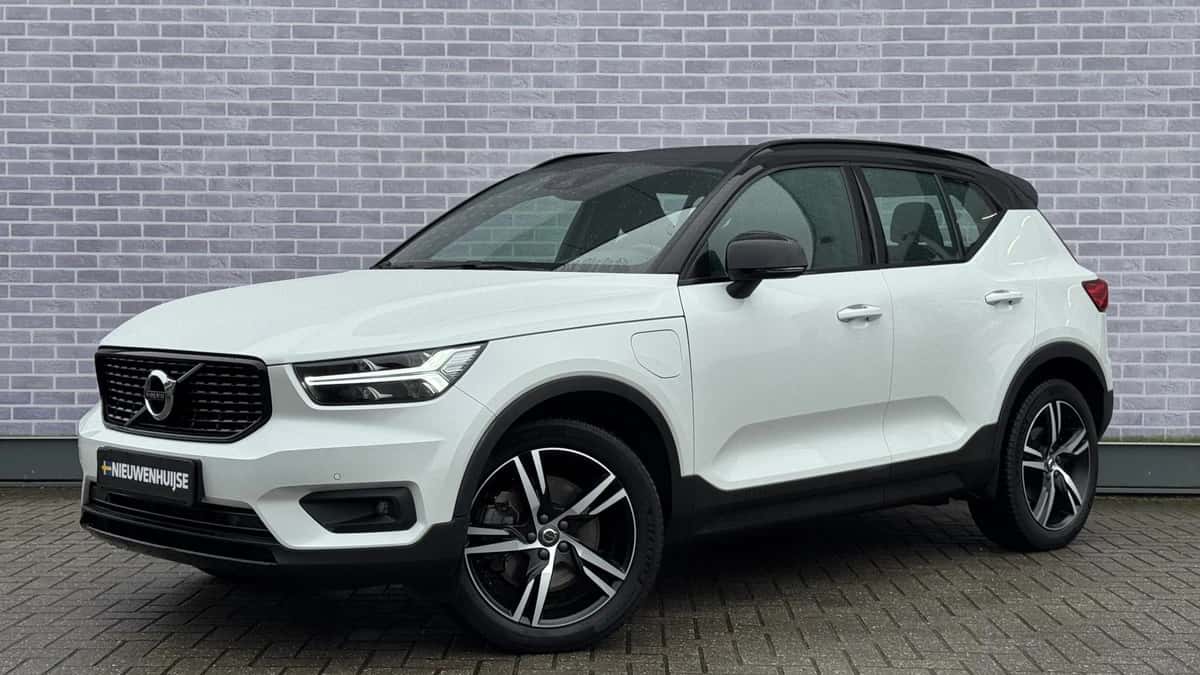 Volvo XC40 — foto 1