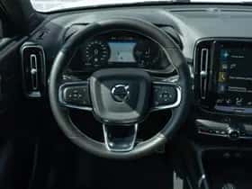Volvo XC40 thumbnail 5