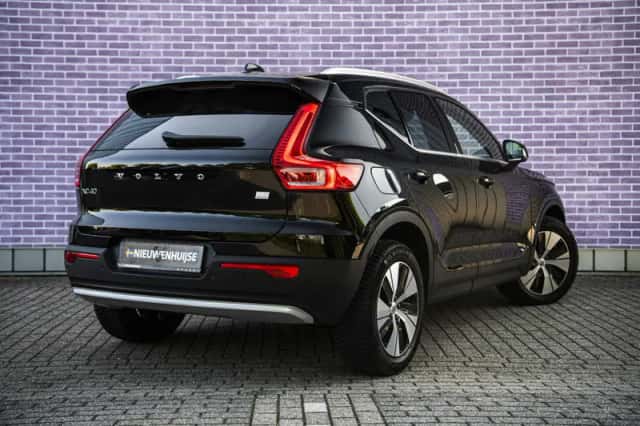 Volvo XC40 (2022) thumbnail 2