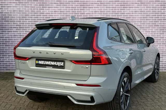 Volvo XC60 (2025) thumbnail 3