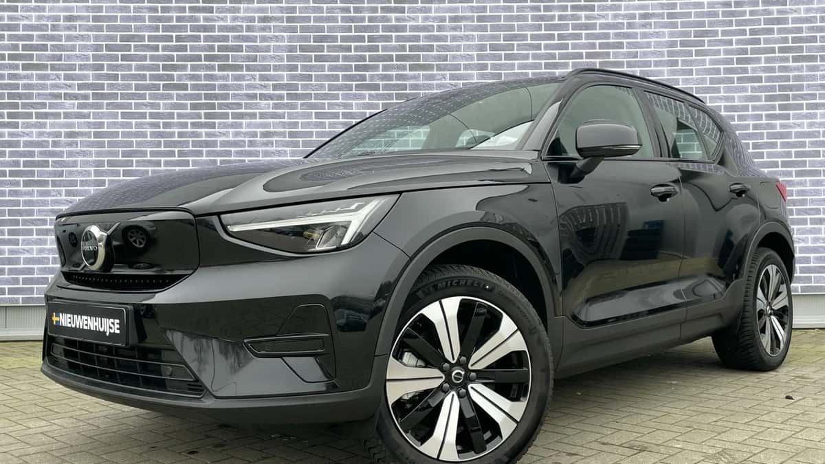 Volvo XC40 — foto 1