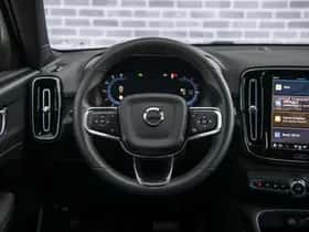 Volvo XC40 thumbnail 5