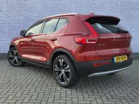 Volvo XC40 thumbnail 3
