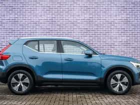 Volvo XC40 thumbnail 4