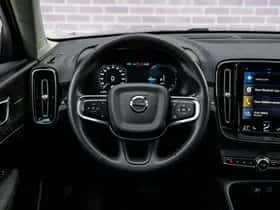 Volvo XC40 (2022) thumbnail 3