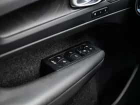 Volvo XC40 thumbnail 23