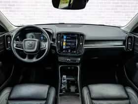 Volvo XC40 thumbnail 5